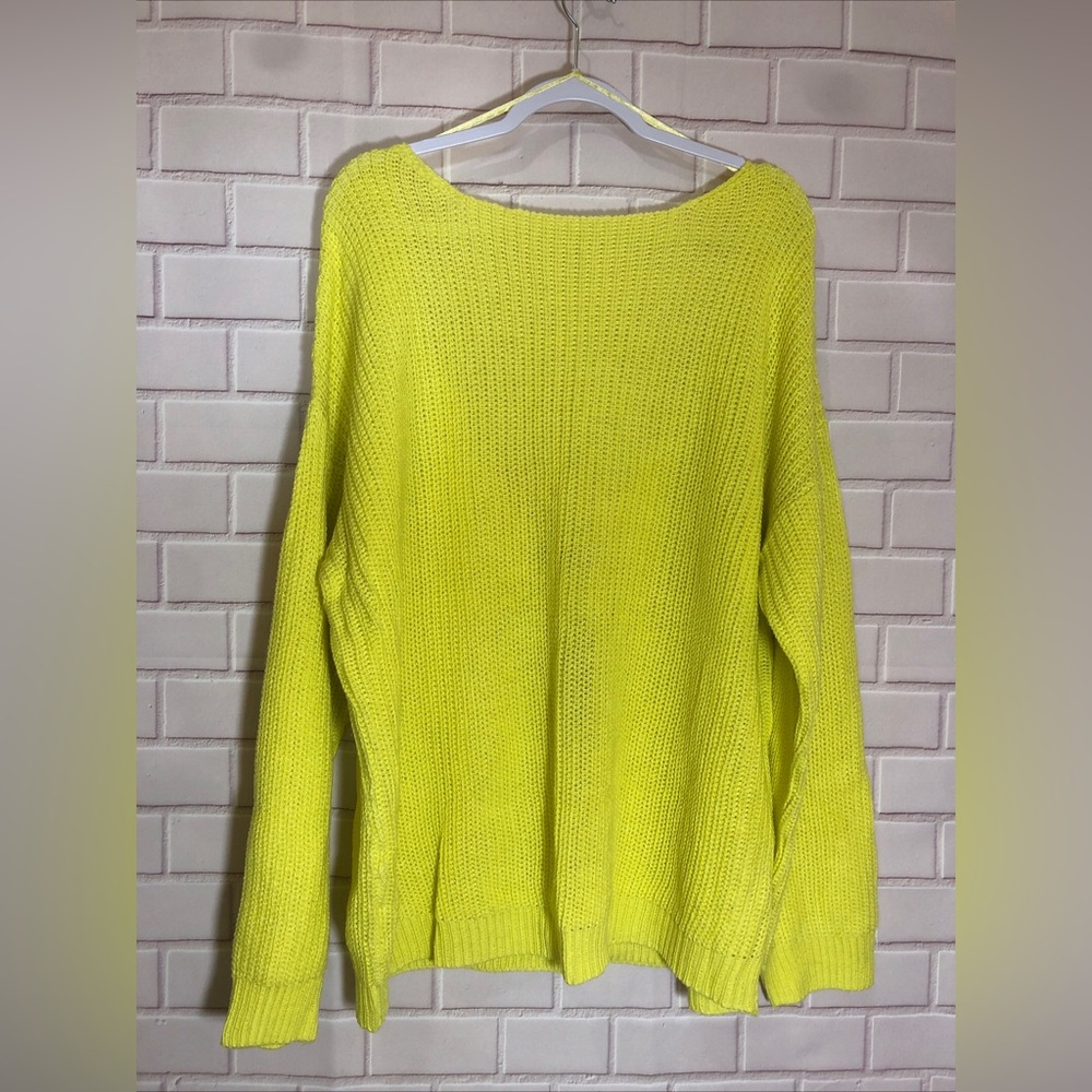 Boohoo plus size v back LIME knit sweater woman's size 20/22
